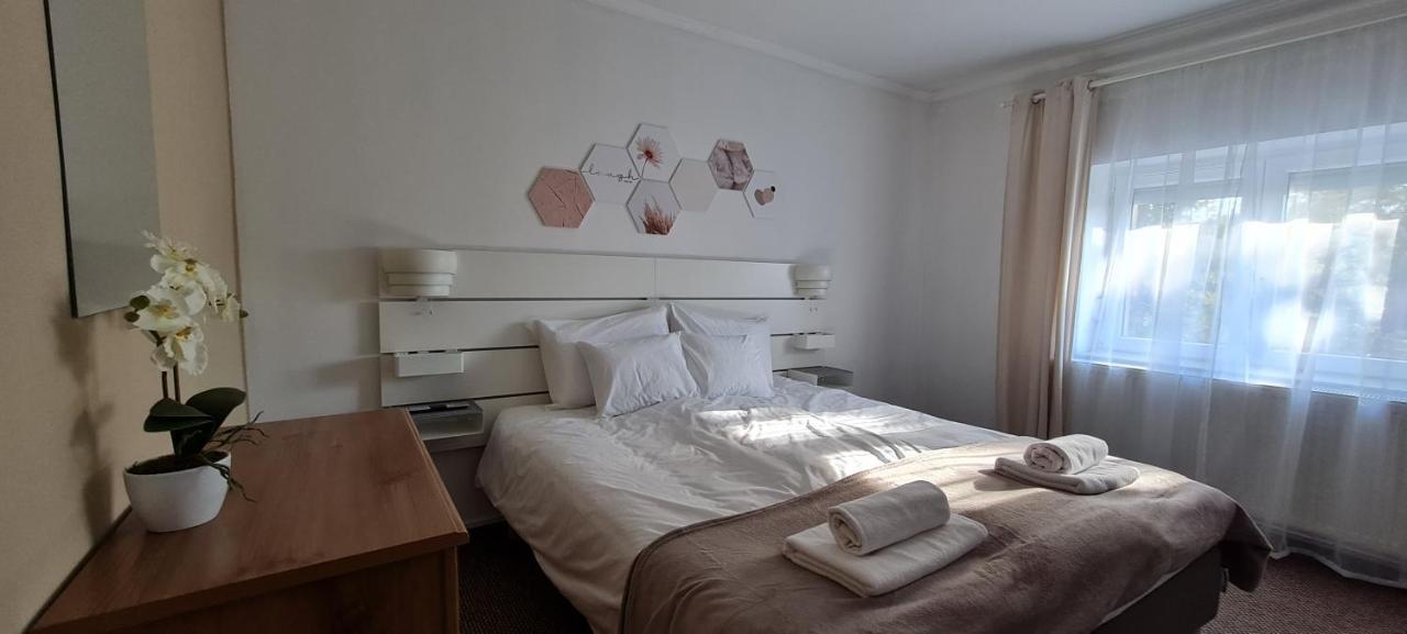 Lugas Apartman Miskolctapolca 2 Haloszoba Dezsa Es Jakuzzi Koezel A Barlangfuerdohoez מראה חיצוני תמונה