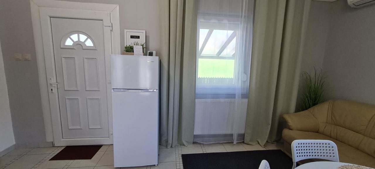 Lugas Apartman Miskolctapolca 2 Haloszoba Dezsa Es Jakuzzi Koezel A Barlangfuerdohoez מראה חיצוני תמונה