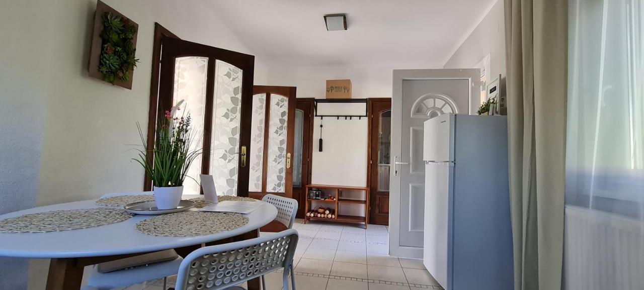 Lugas Apartman Miskolctapolca 2 Haloszoba Dezsa Es Jakuzzi Koezel A Barlangfuerdohoez מראה חיצוני תמונה