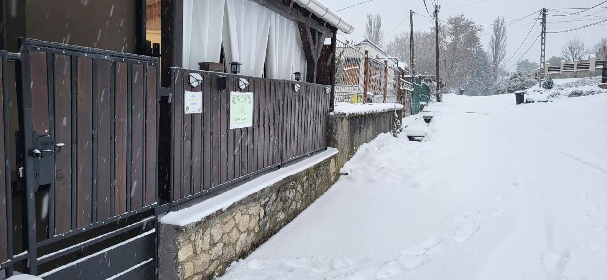 Lugas Apartman Miskolctapolca 2 Haloszoba Dezsa Es Jakuzzi Koezel A Barlangfuerdohoez מראה חיצוני תמונה